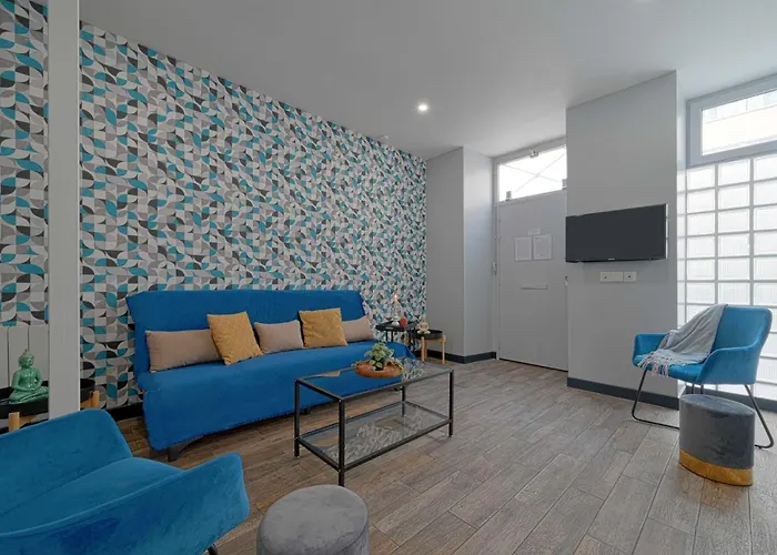 Two Floor Apartment With Home Theatre Room
